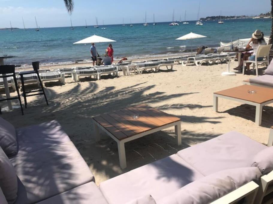 Roc Beach Vue Mer Grand T3 Face A La Plage Avec Parking * Bandol
